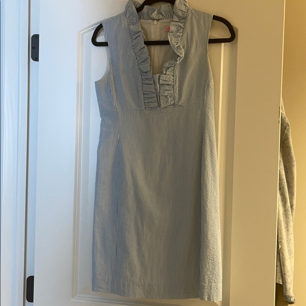 Lilly Pulitzer blue stripped dress 👗 👓